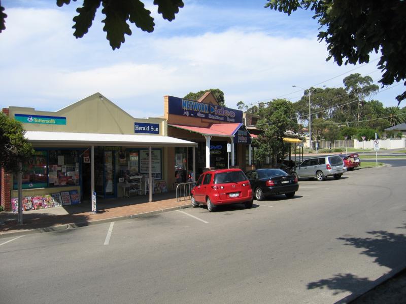 Mount Martha - Commercial centre and shops, Lochiel Avenue and Bay Road: Shops, view south along Lochiel Av towards Bay Rd