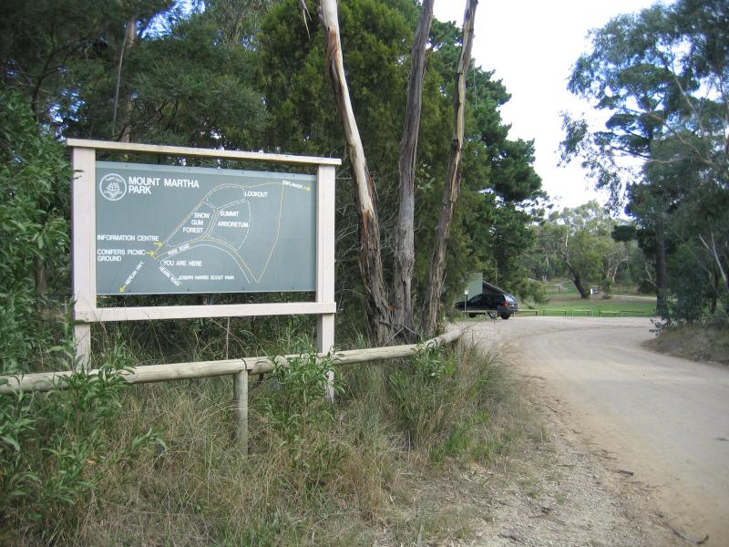 Mount Martha - Mount Martha Park: Entrance on Park Rd