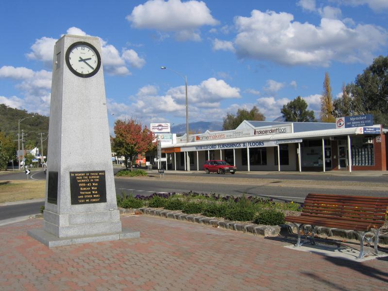 Myrtleford - Shops and commercial centre: Memorial clock, view south-east along Myrtle St at Clyde St