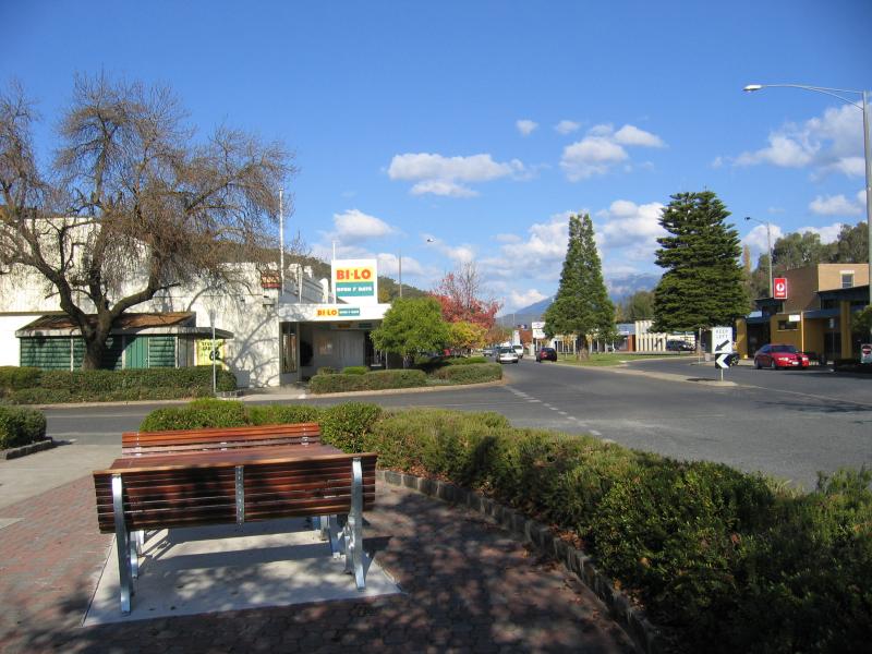 Myrtleford - Shops and commercial centre: View south-east along Clyde St towards Queen St