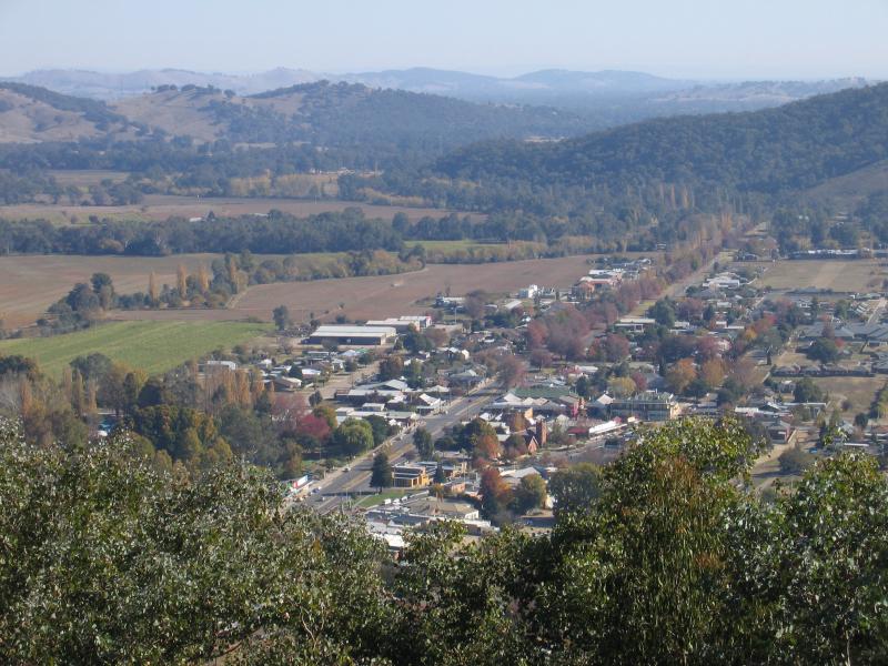 Myrtleford - Reform Hill lookout, Scenic Drive: Westerly view towards town