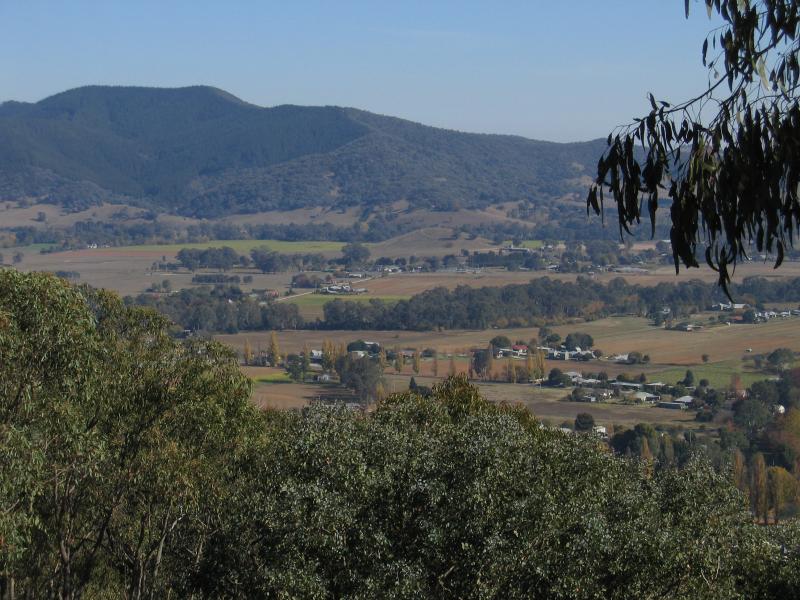 Myrtleford - Reform Hill lookout, Scenic Drive: South-westerly view