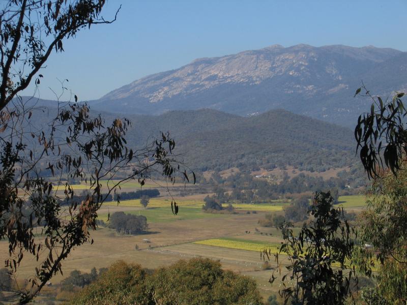 Myrtleford - Reform Hill lookout, Scenic Drive: South-easterly view