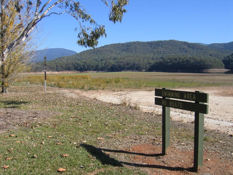 Myrtleford - Lake Buffalo: Swimming area