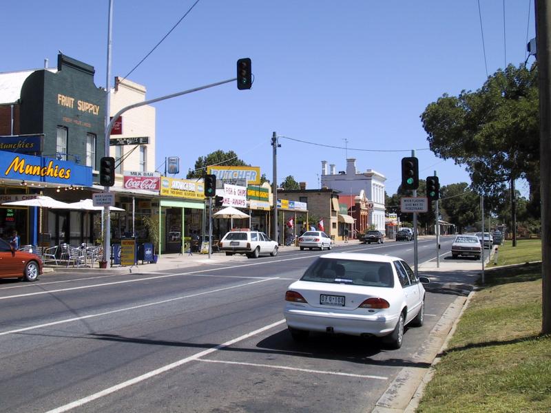 Nagambie - Commercial centre and shops, High Street: View south along High St between Prentice St and Marie St