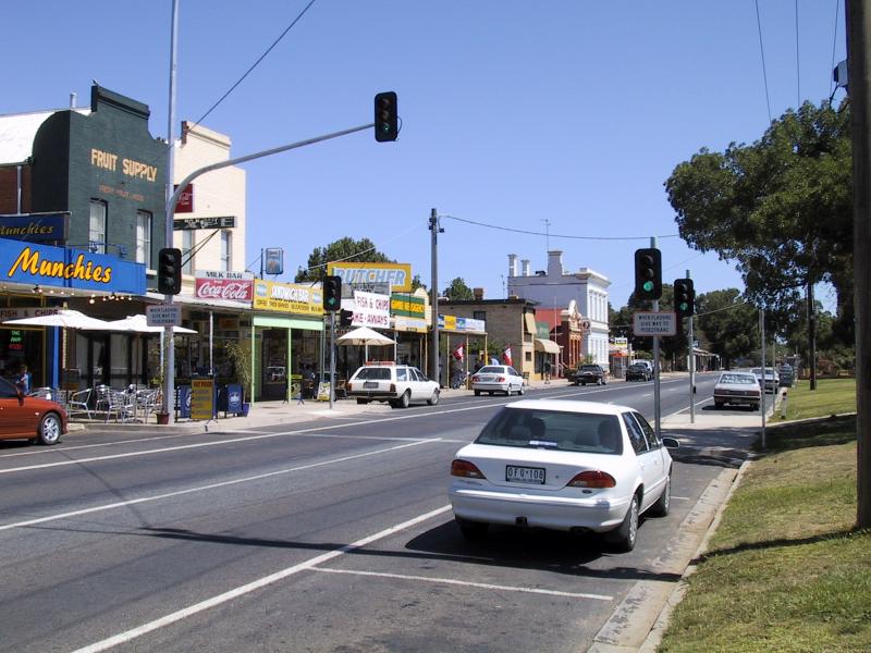 Nagambie - Commercial centre and shops, High Street - View south along High St between Prentice St and Marie St