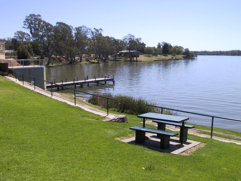 Nagambie - Commercial centre and shops, High Street - View south to Buckley Park from park at lake on High St