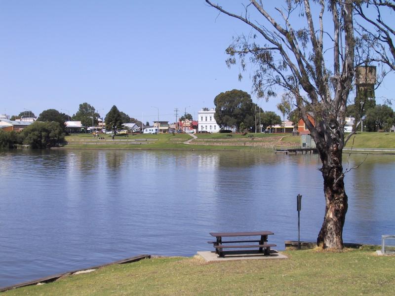 Nagambie - Buckley Park at end of Blayney Lane, Lake Nagambie: View north-east along lake towards town centre