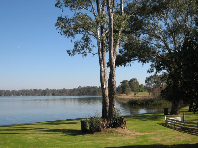 Nagambie photos Travel Victoria & visitor guide