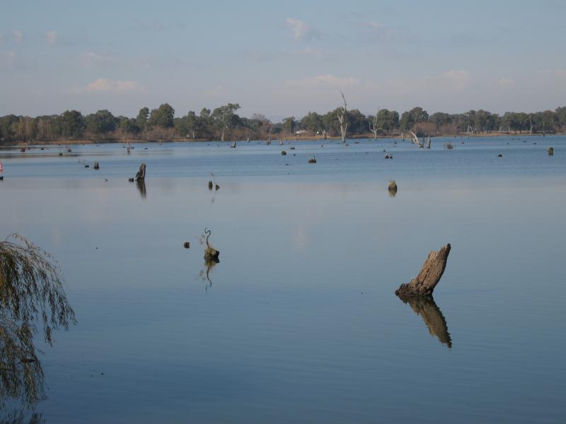 Nagambie - Goulburn Weir Road at irrigation channel: View south-west across lake