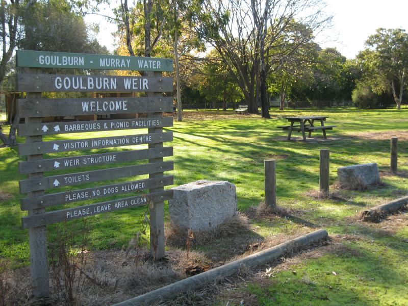 Nagambie - Goulburn Weir and Recreation Area - Information sign at car park
