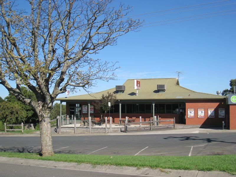 Neerim South - Shops and commercial centre, Main Neerim Road: Neerim South Hotel, south of Wagner Rd