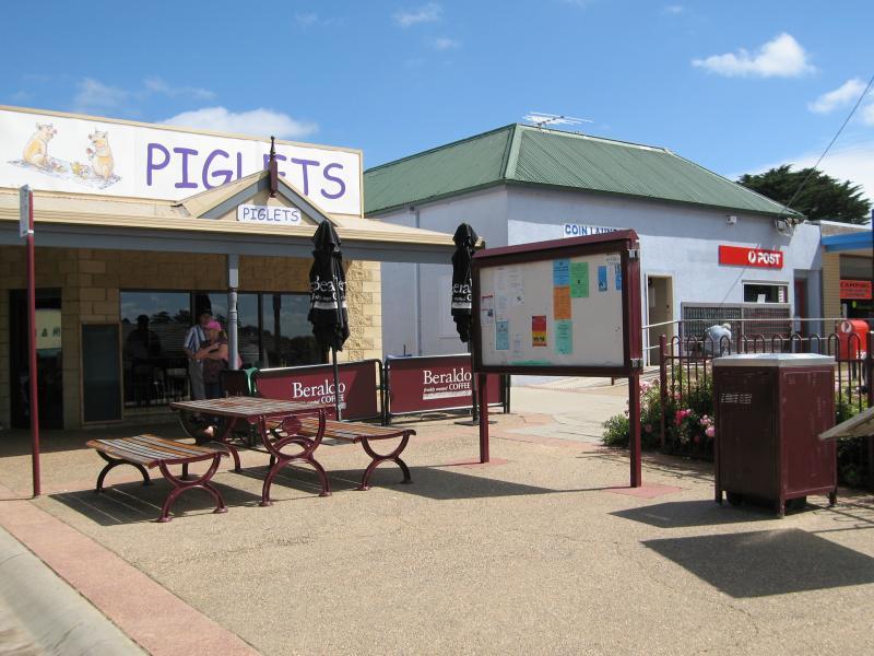 Neerim South - Shops and commercial centre, Main Neerim Road: Cafe and post office, west side of Main Neerim Rd