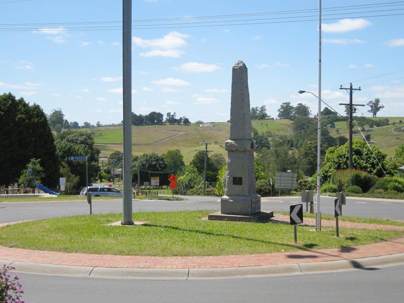 Neerim South - Shops and commercial centre, Main Neerim Road: View east along Neerim East Rd at Main Neerim Rd