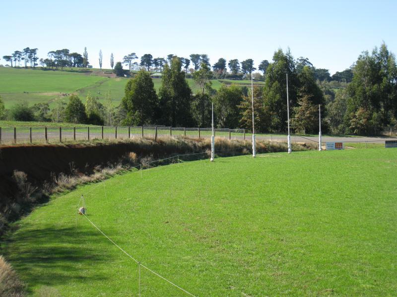 Neerim South - Neerim South Recreation Reserve, Neerim East Road: View across oval