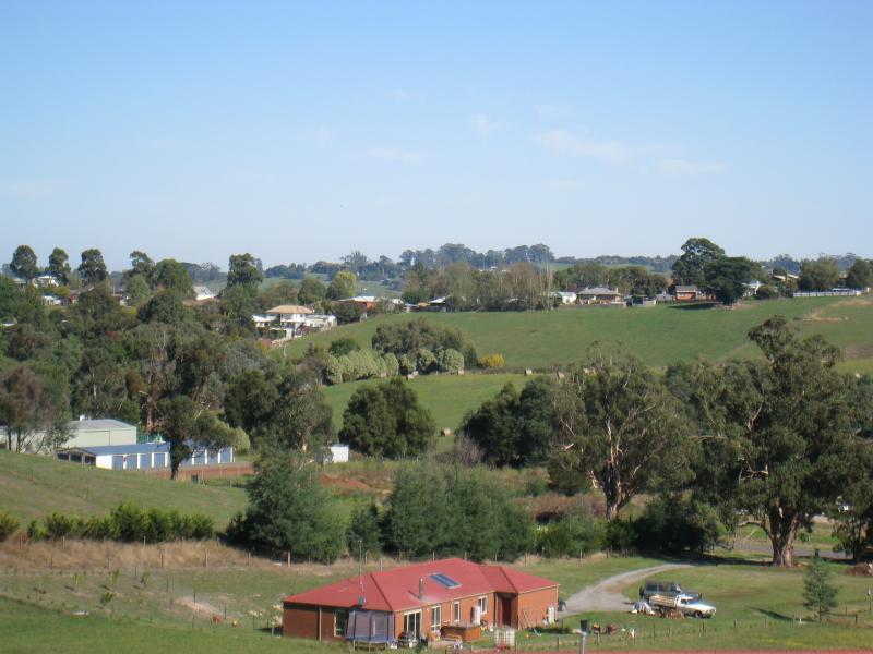 Neerim South - McDougal Road: South-westerly view, east of Neerim East Rd