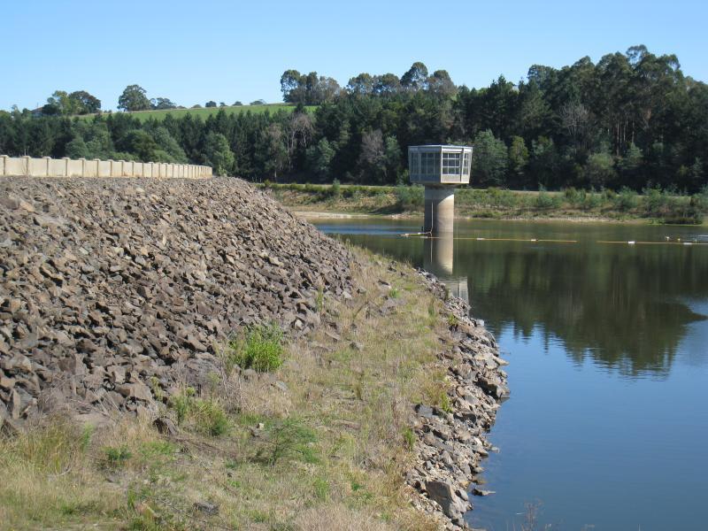 Neerim South - Tarago Reservoir Park: View of reservoir along side of dam wall