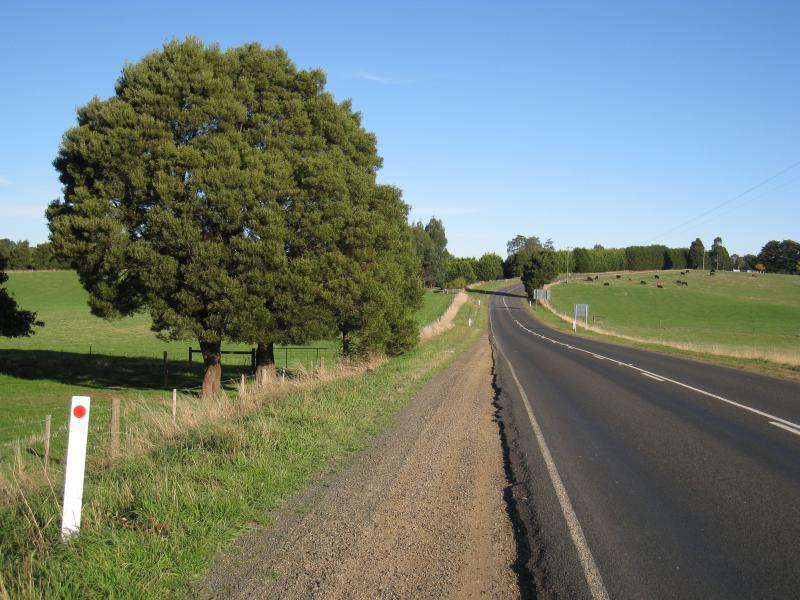 Neerim South - Town of Neerim Junction: View south along Main Neerim Rd, north of Neerim North Rd