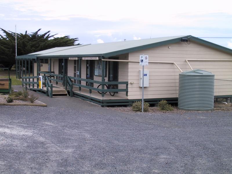 Nelson - Nelson town centre and Glenelg River: Visitor Information Centre, Leake St