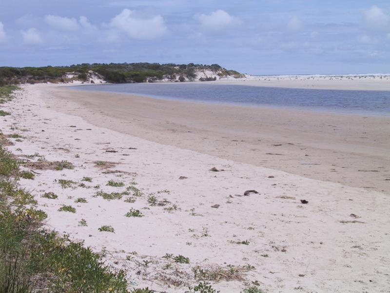 Nelson - Beach: Estuary Beach at Glenelg River mouth