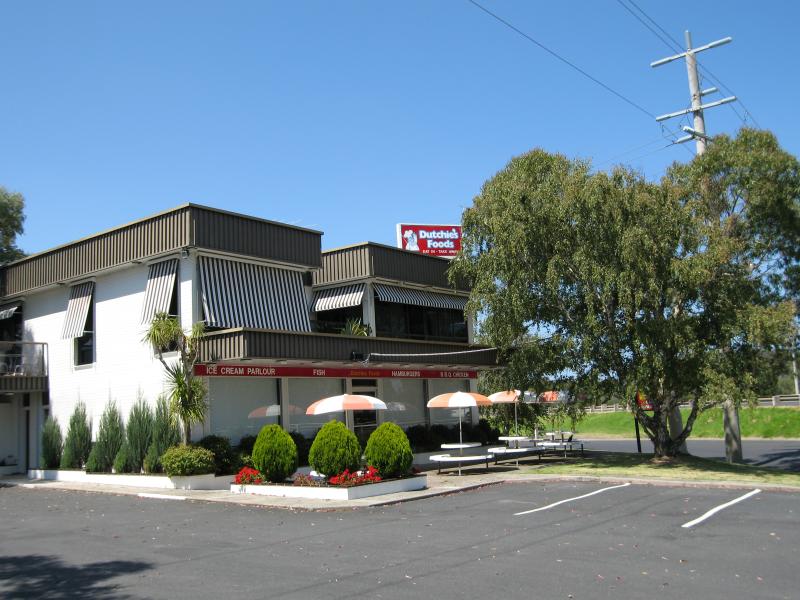 Newhaven - Shops, Forrest Avenue south of Cleeland Street: Dutchie's Foods, corner Forrest Av and Beach Cr
