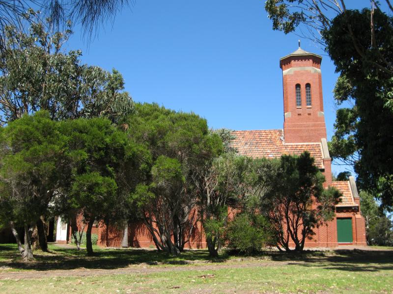Newhaven - Coastline along Forrest Avenue: St Pauls Chapel, corner Forrest Av and Boys Home Rd
