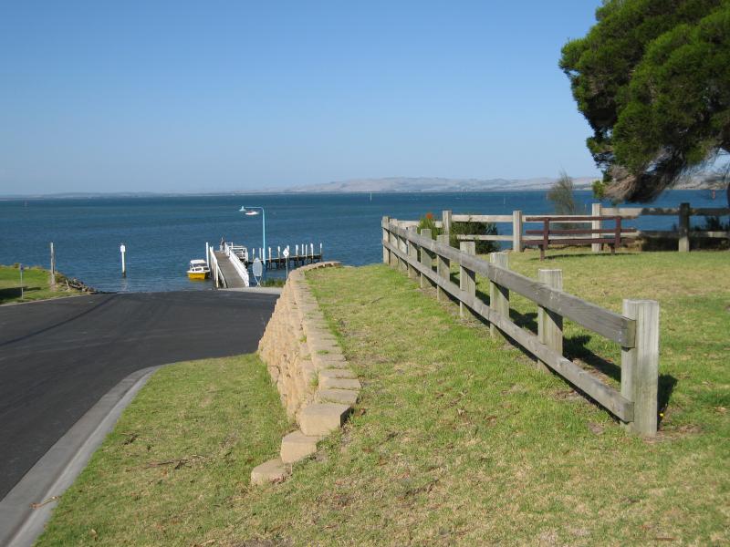 Newhaven - North end of Seaview Street and boat ramp - View north along Seaview St towards boat ramp