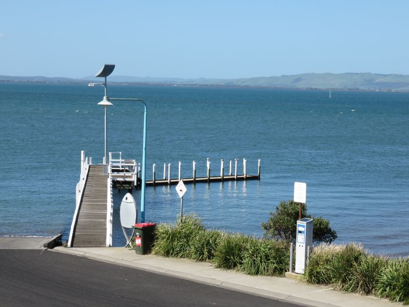Newhaven - North end of Seaview Street and boat ramp: Jetty at boat ramp