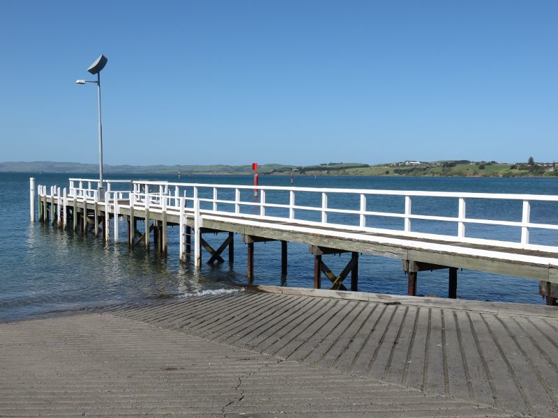 Newhaven - North end of Seaview Street and boat ramp: Boat ramp and jetty