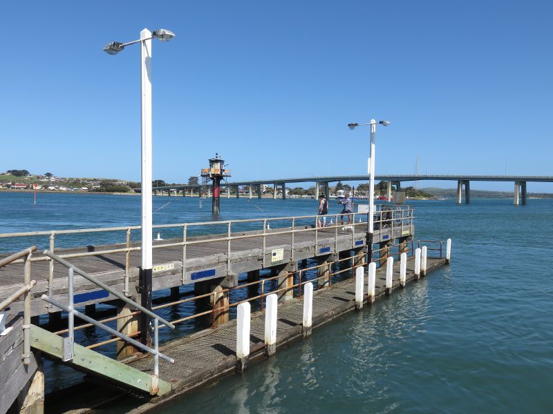Newhaven - Newhaven Jetty at Woody Point - Southern arm of jetty