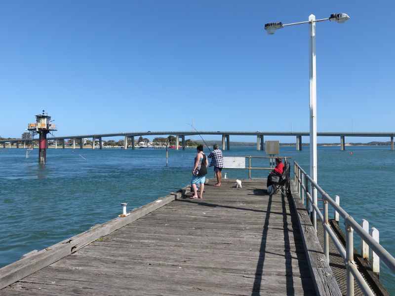Newhaven - Newhaven Jetty at Woody Point: View south along jetty towards Phillip Island Bridge