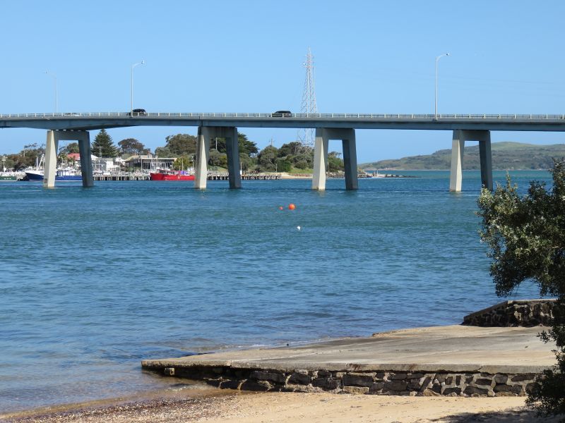 Newhaven - Newhaven Jetty at Woody Point: Southerly view across slipways towards Phillip Island Bridge