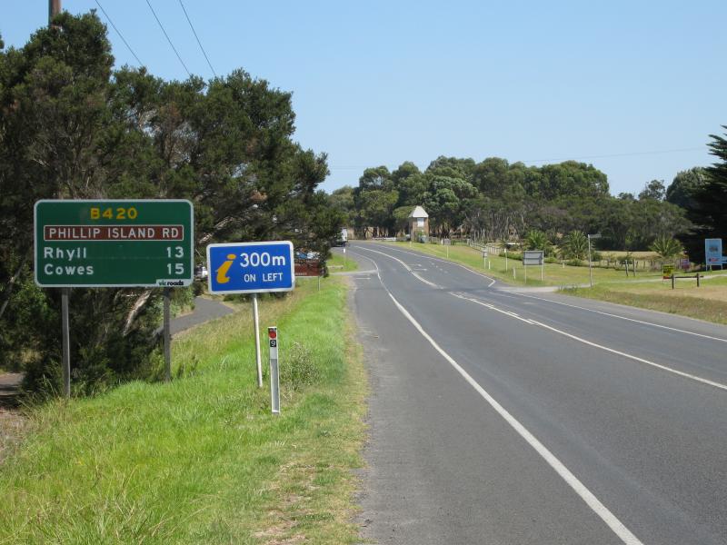 Newhaven - Phillip Island Road through Newhaven: View west along Phillip Island Rd, west of Boys Home Rd