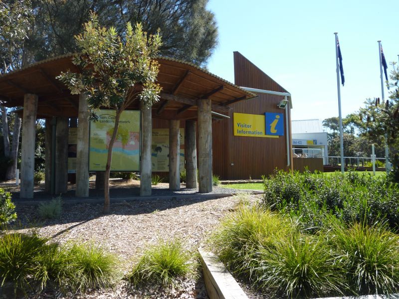 Newhaven - Phillip Island Visitor Information Centre, Phillip Island Road - Information shelter and gardens