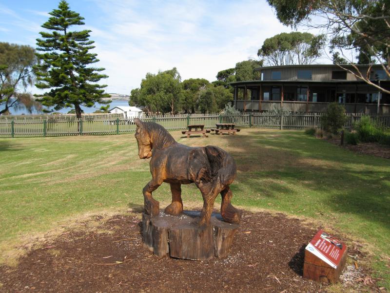 Newhaven - Churchill Island: Carving of Clydesdale horse out of old tree trunk at visitor centre