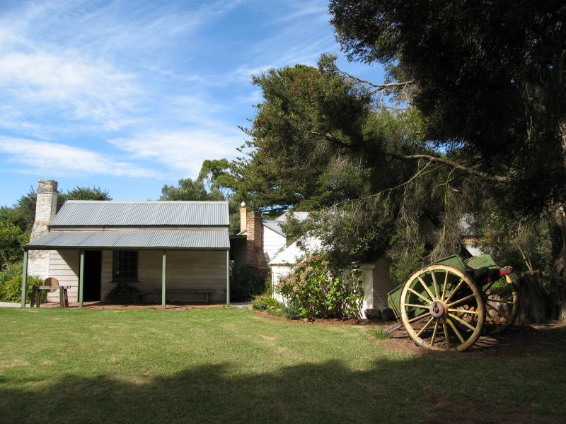 Newhaven - Churchill Island: Rogers Cottage