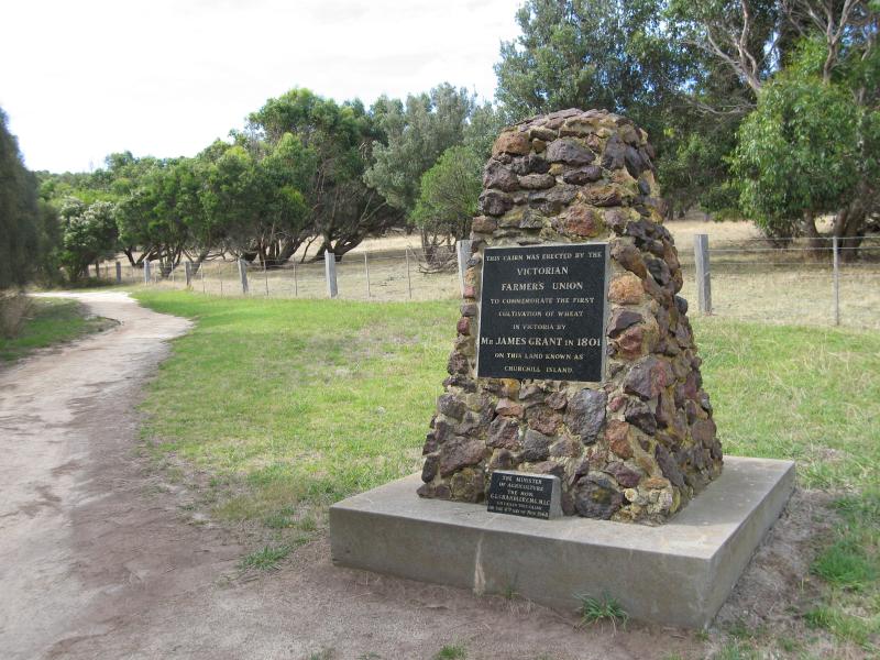 Newhaven - Churchill Island: Grants Monument, island circuit walk west of visitor centre