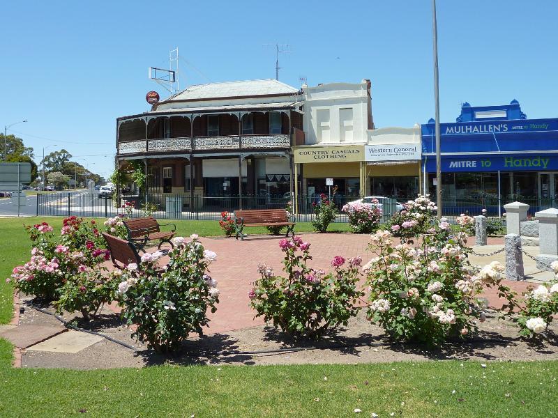 Nhill - Shops and commercial centre, Victoria Street and Nelson Street: View east across northern end of Victoria St at Nelson St towards Commercial Hotel
