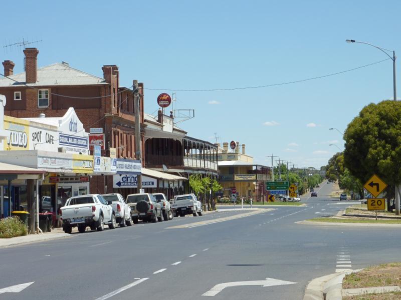 Nhill - Shops and commercial centre, Victoria Street and Nelson Street: View west along Nelson St towards Victoria St