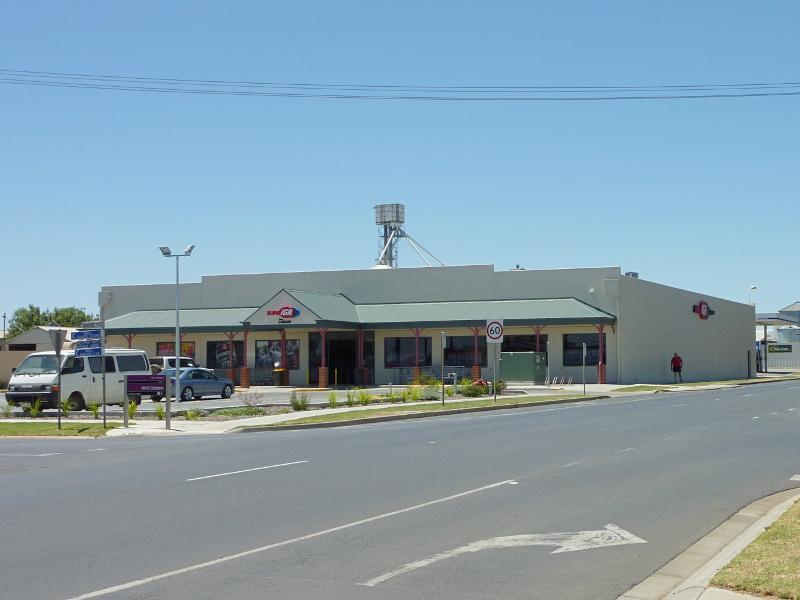 Nhill - Shops and commercial centre, Victoria Street and Nelson Street: Supermarket, corner Nelson St and Davis Av