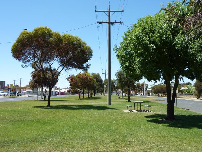 Nhill - Western Highway in Nhill, south-west of commercial centre: View north-east along Victoria St at Rintoule St