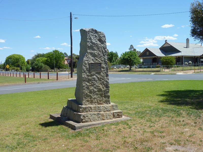 Nhill - Western Highway in Nhill, south-west of commercial centre: Town settlement memorial, view south-west along Victoria St at Rintoule St
