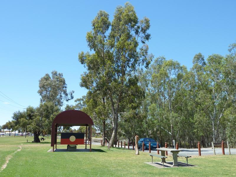 Nhill - Jaypex Park, Victoria Street: View north-east through park