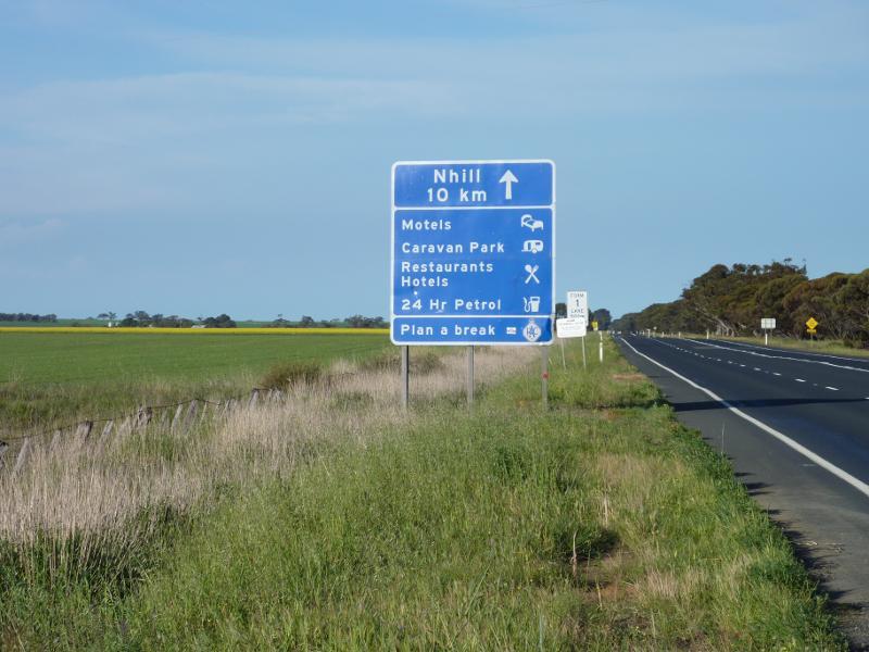 Nhill - Western Highway, south-west of Nhill: View north-east along Western Hwy, west of Kinimakatka Rd