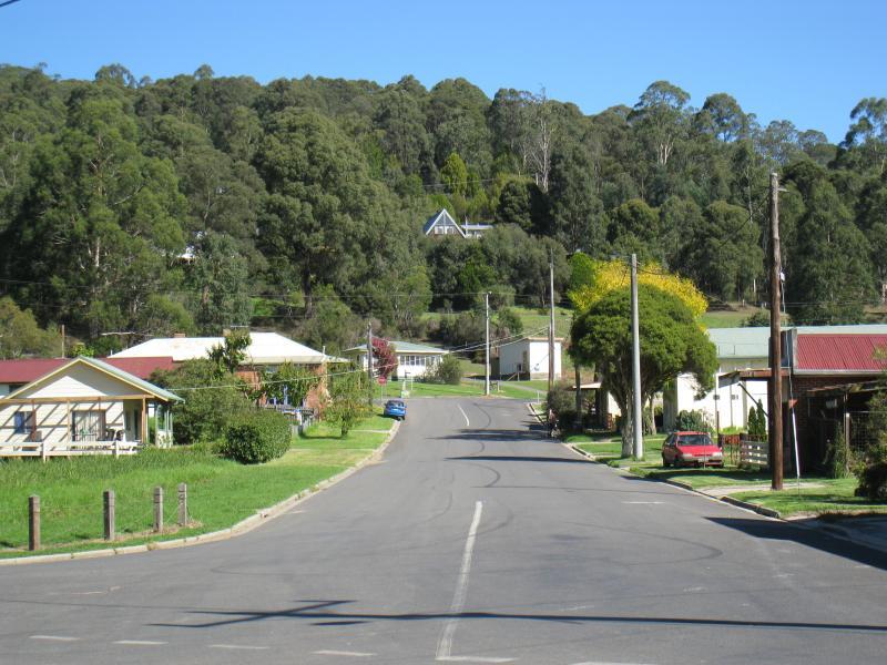 Noojee - Town centre, Bennett Street and Henty Street: View south-west along Henty St at Bennet St