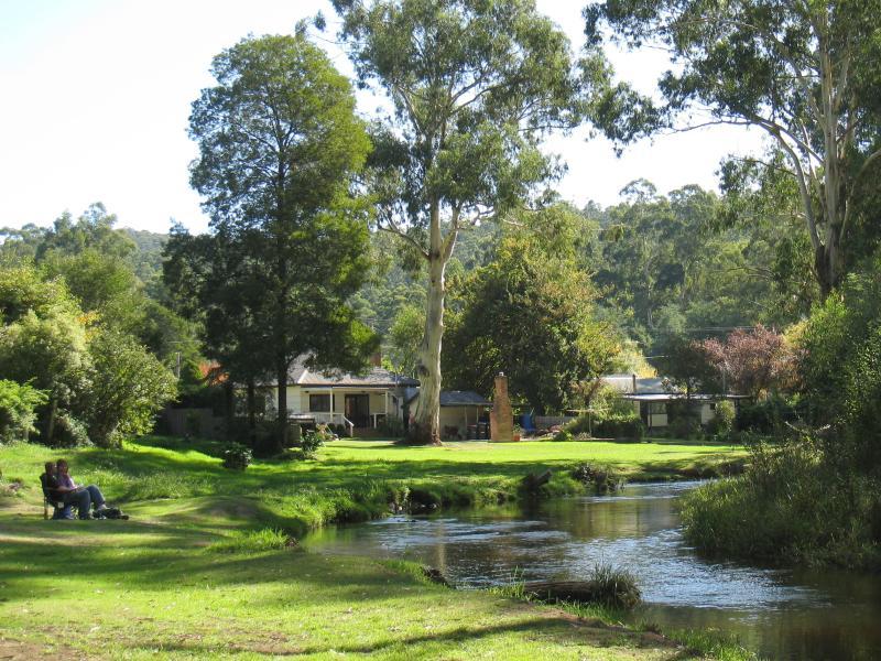 Noojee - Parkland along La Trobe River, east side of Bennett Street: River and parkland behind buildings on Bennett St