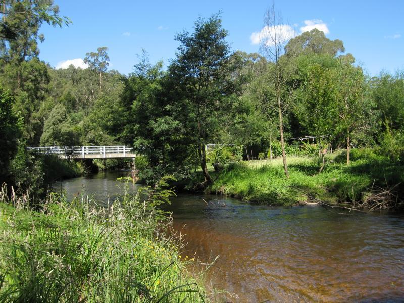 Noojee - Parkland along La Trobe River, McCarthy Spur Road: View east along La Trobe River towards bridge at Loch Valley Rd