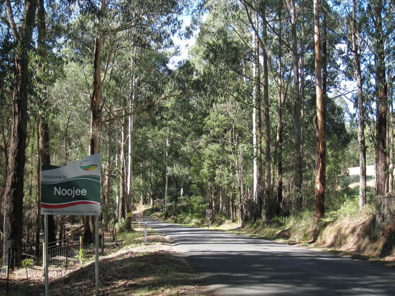 Noojee - Mount Baw Baw Road west of town: View east along Mt Baw Baw Rd towards Noojee town sign