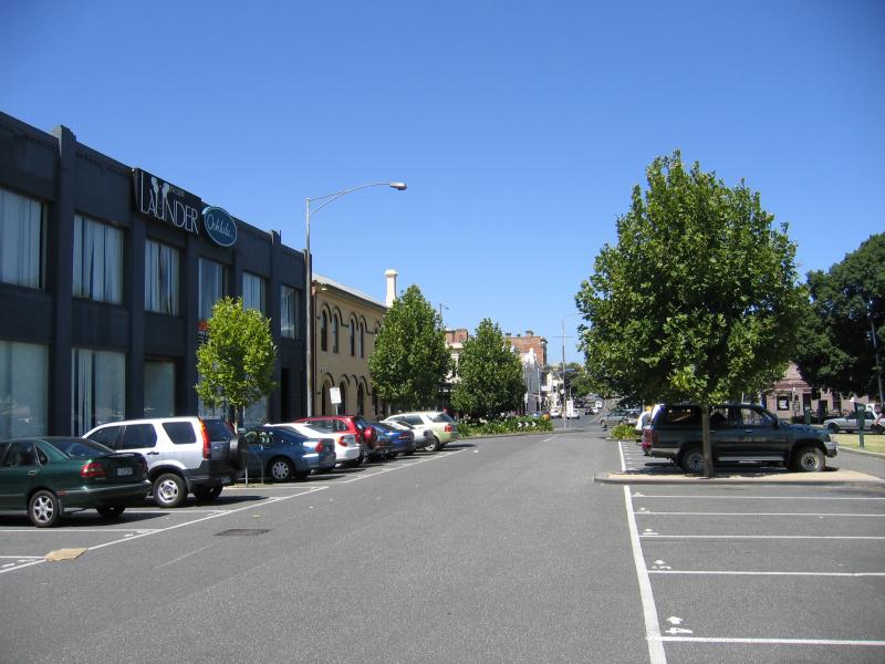 North Melbourne - Around Victoria Street: View east along Victoria St towards Errol St