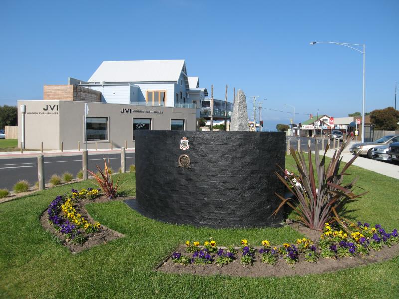 Ocean Grove - Shops and commercial centre, The Terrace and Hodgson Street: View south along Hodgson St at The Parade